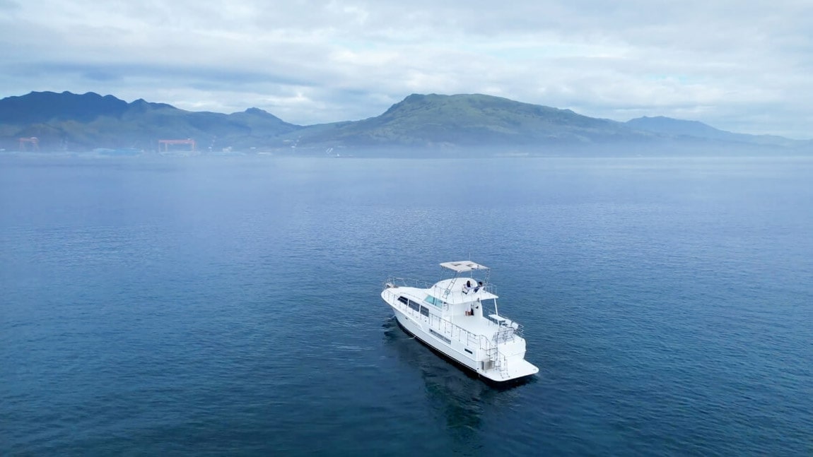 yacht