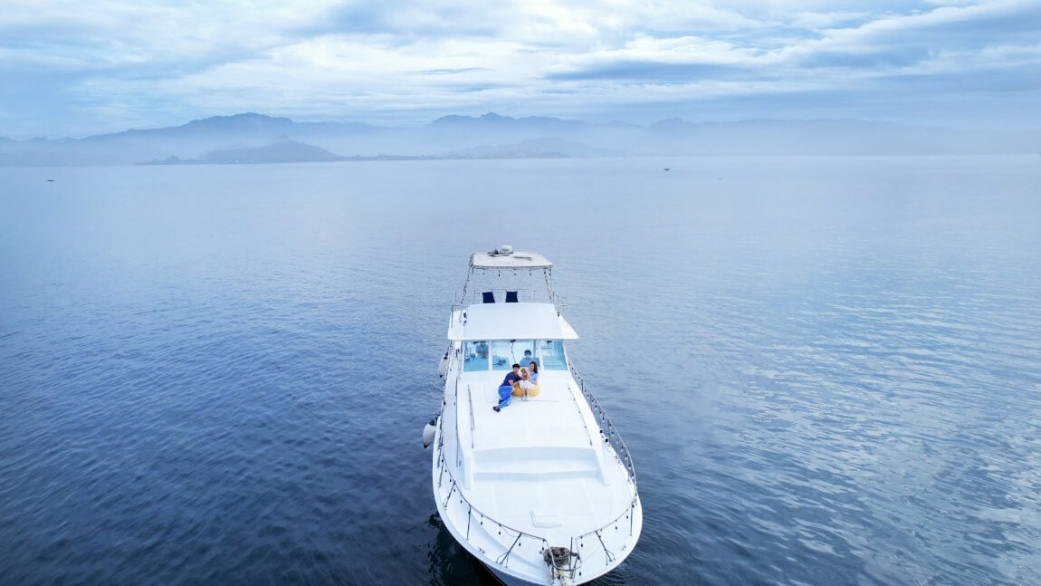 yacht